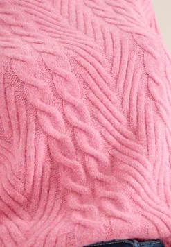 Pullover mit Zopfmuster