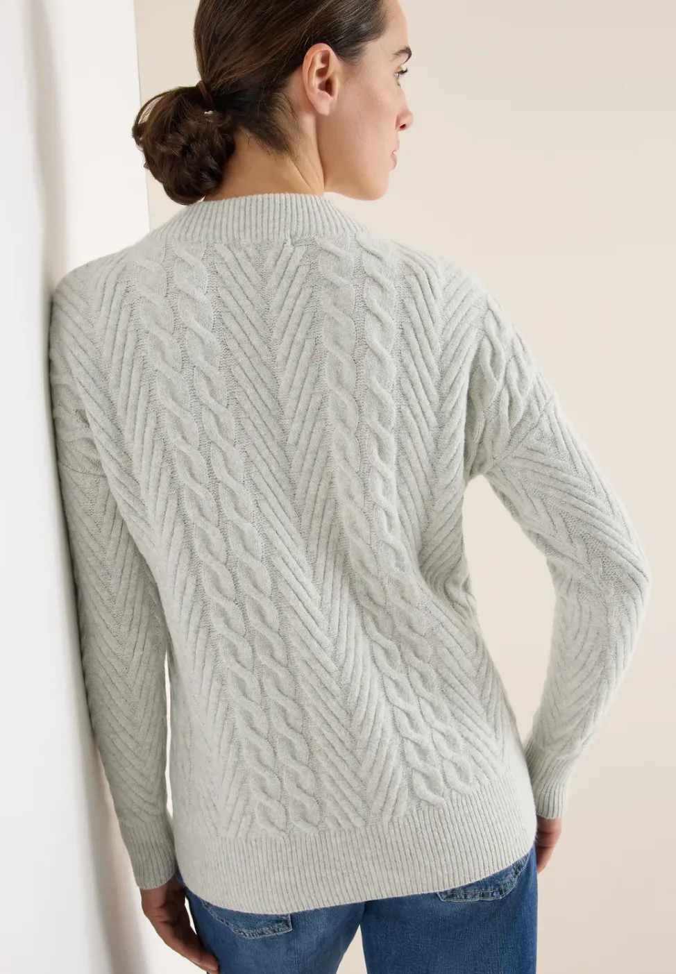 Pullover mit Zopfmuster