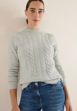 Pullover mit Zopfmuster