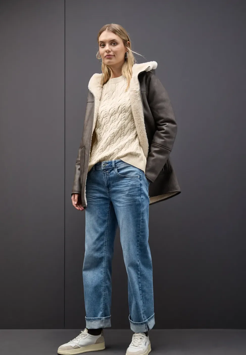 Pullover mit Zopfmuster