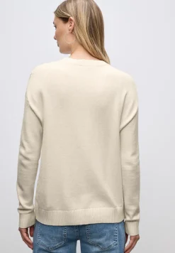 Pullover mit Zopfmuster