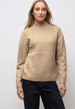 Pullover mit Zopfmuster