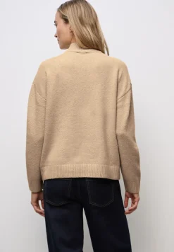 Pullover mit Zopfmuster
