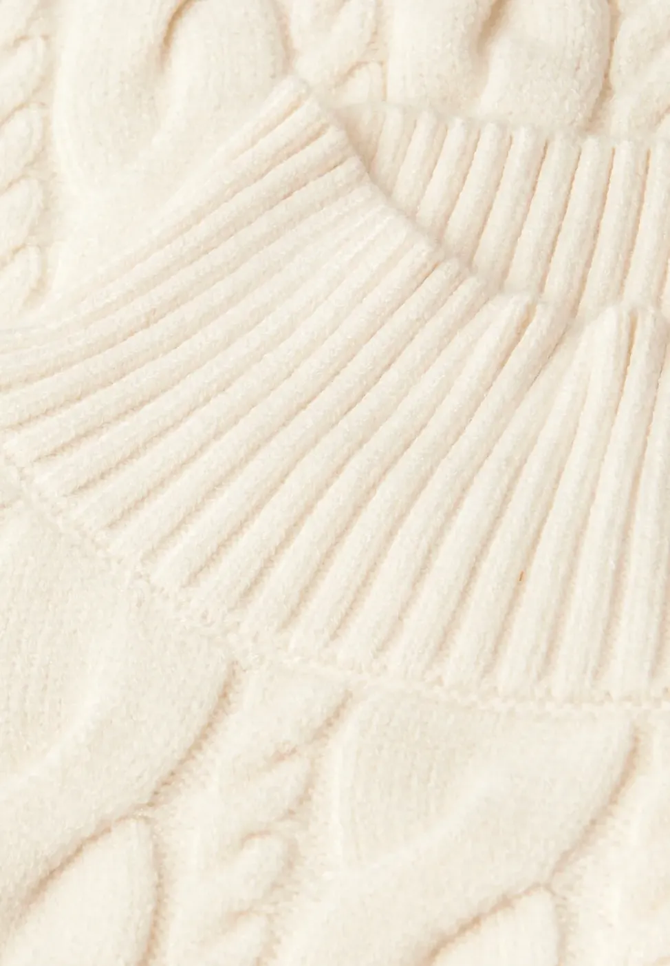 Pullover mit Zopfmuster