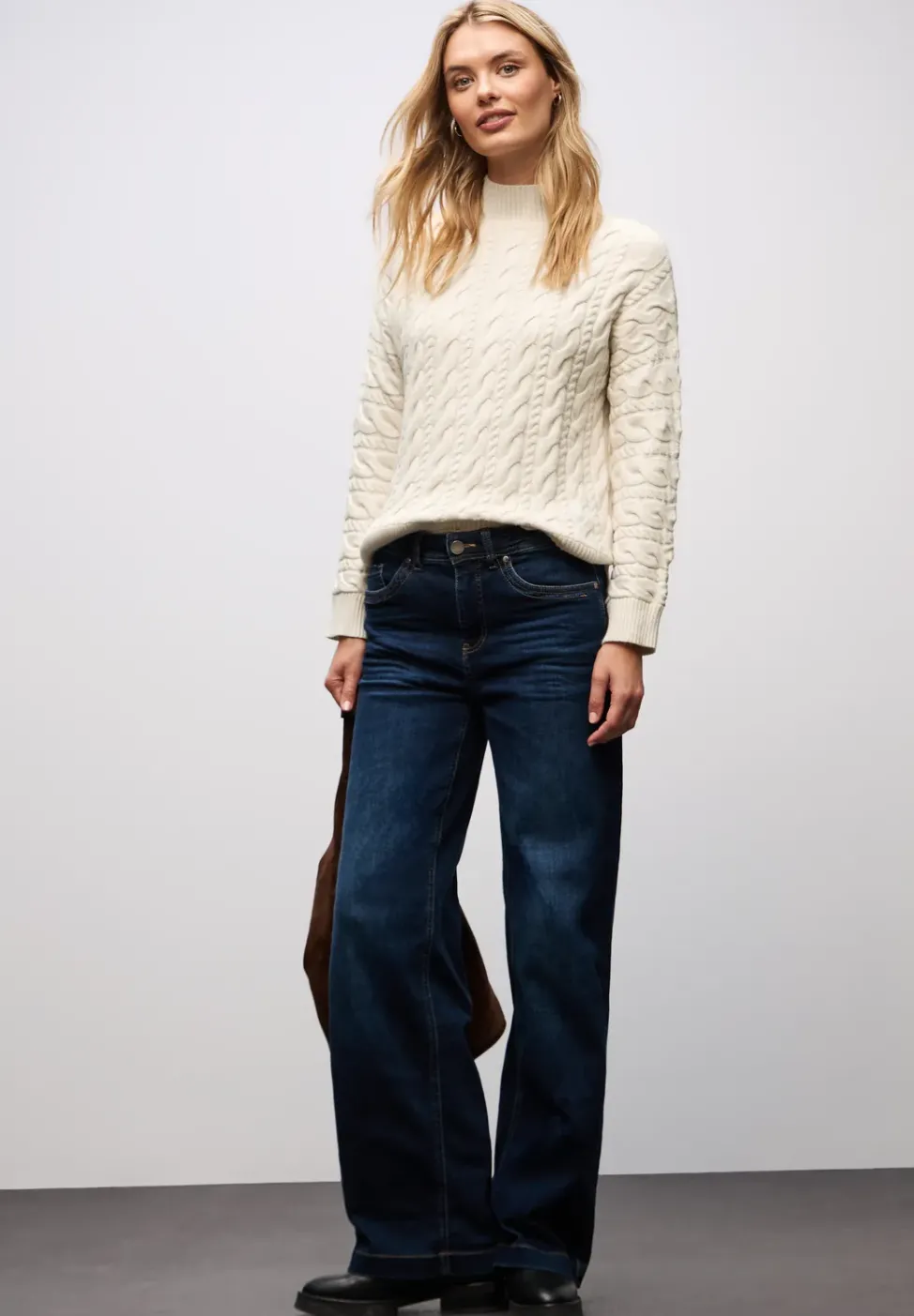 Pullover mit Zopfmuster