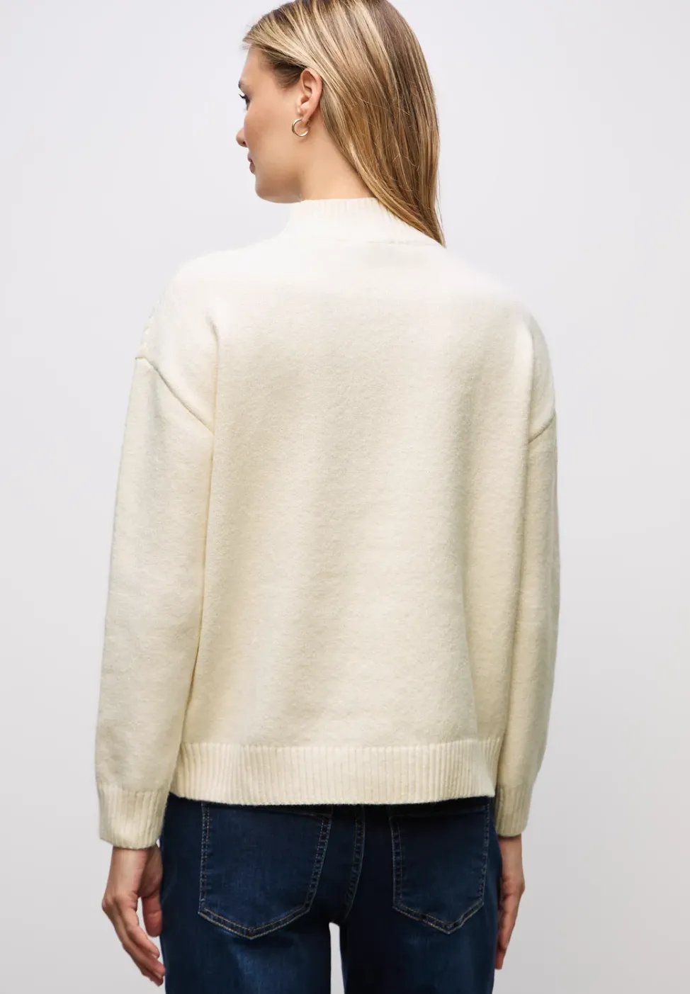 Pullover mit Zopfmuster