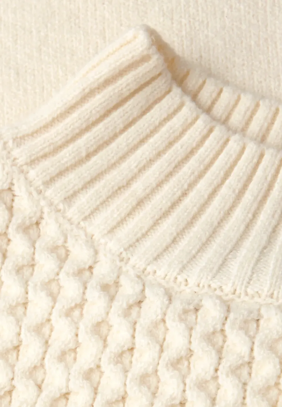 Pullover mit Zopfmuster