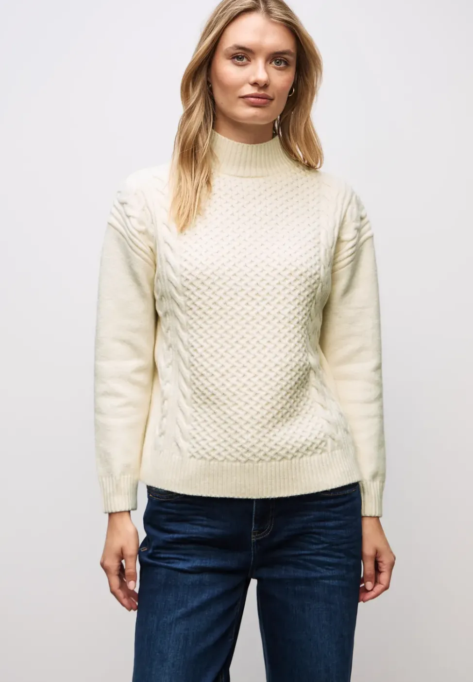 Pullover mit Zopfmuster