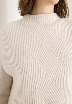 Pullunder mit Strickdetail