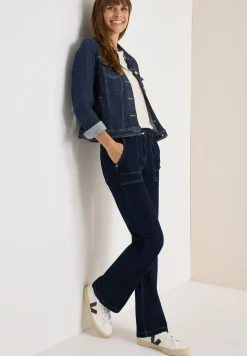 Rinsed Bootcut Jeans