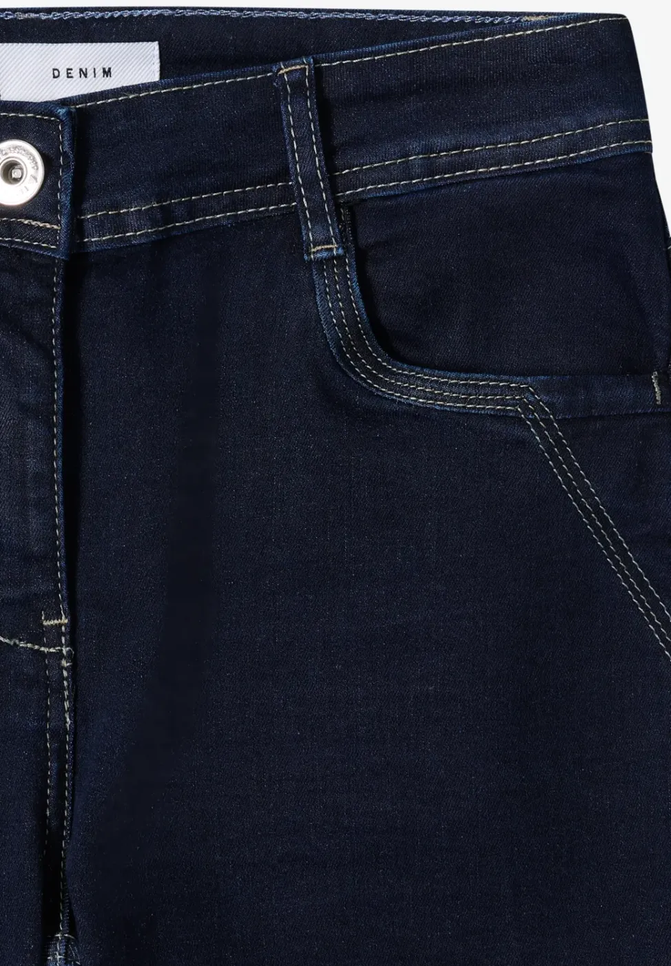 Rinsed Casual Fit Jeans