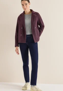 Rinsed Casual Fit Jeans