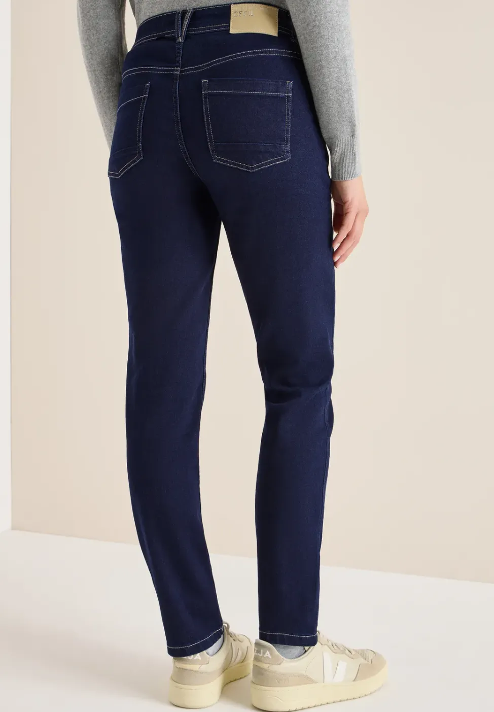 Rinsed Casual Fit Jeans