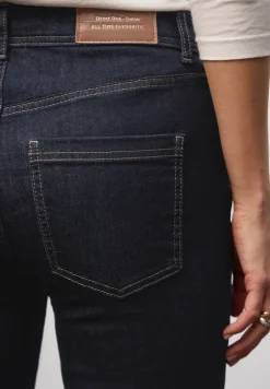 Rinsed Bootcut Jeans