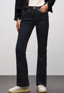 Rinsed Bootcut Jeans