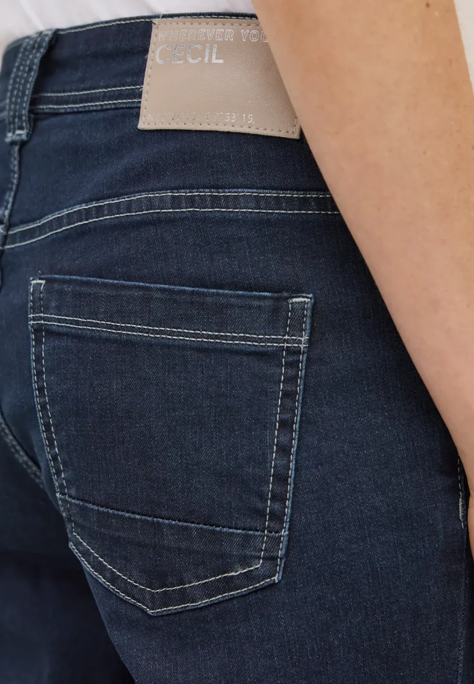 Rinsed Straight Leg Jeans