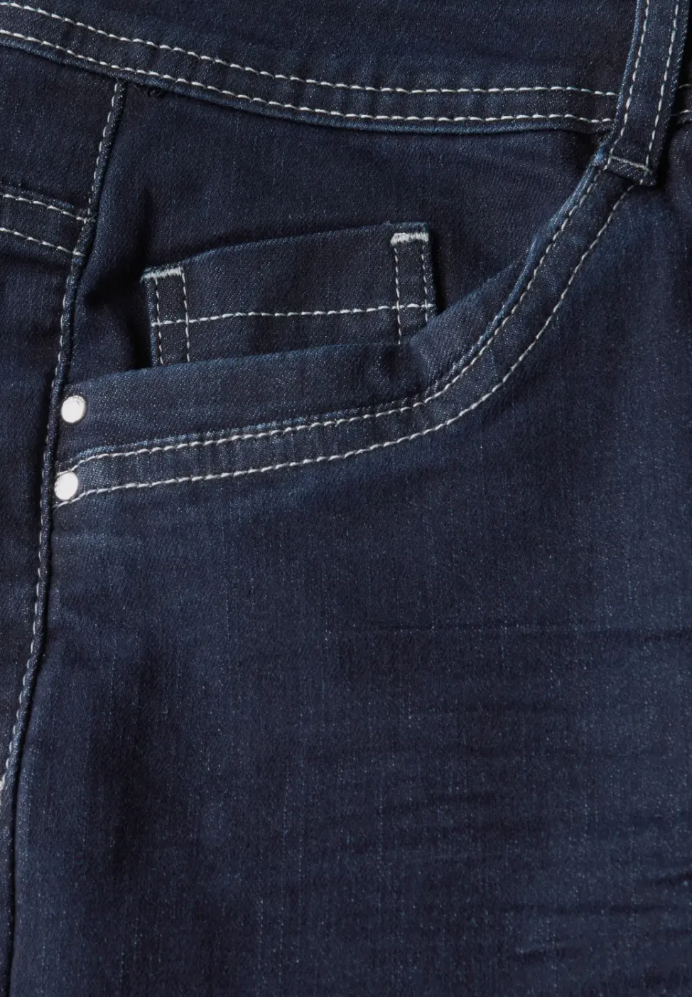 Rinsed Straight Leg Jeans