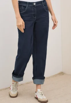 Rinsed Straight Leg Jeans