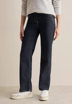 Rinsed Wash Jeans