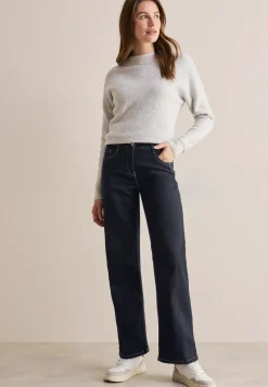 Rinsed Wash Jeans
