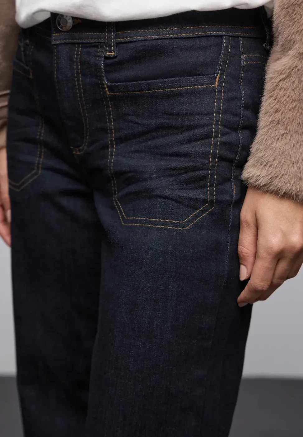 Rinsed Wide Leg Jeans