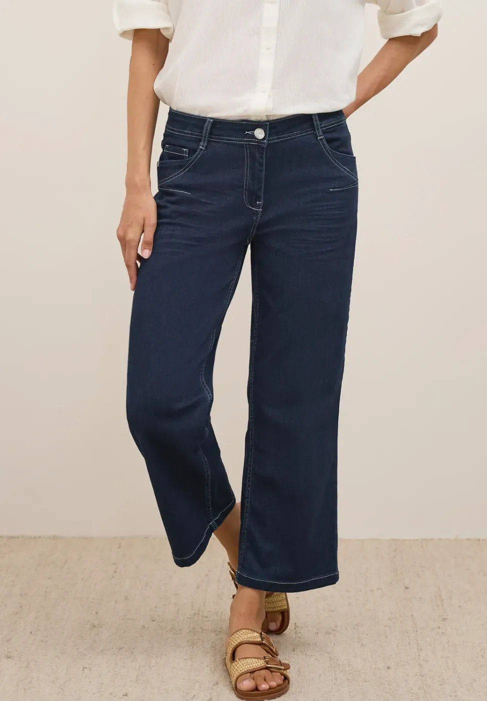 Rinsed Wide Leg Jeans
