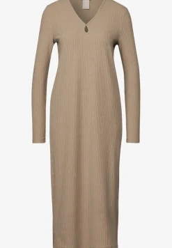 Rippstrick-Kleid