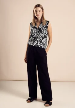 Ärmellose Bluse mit Print