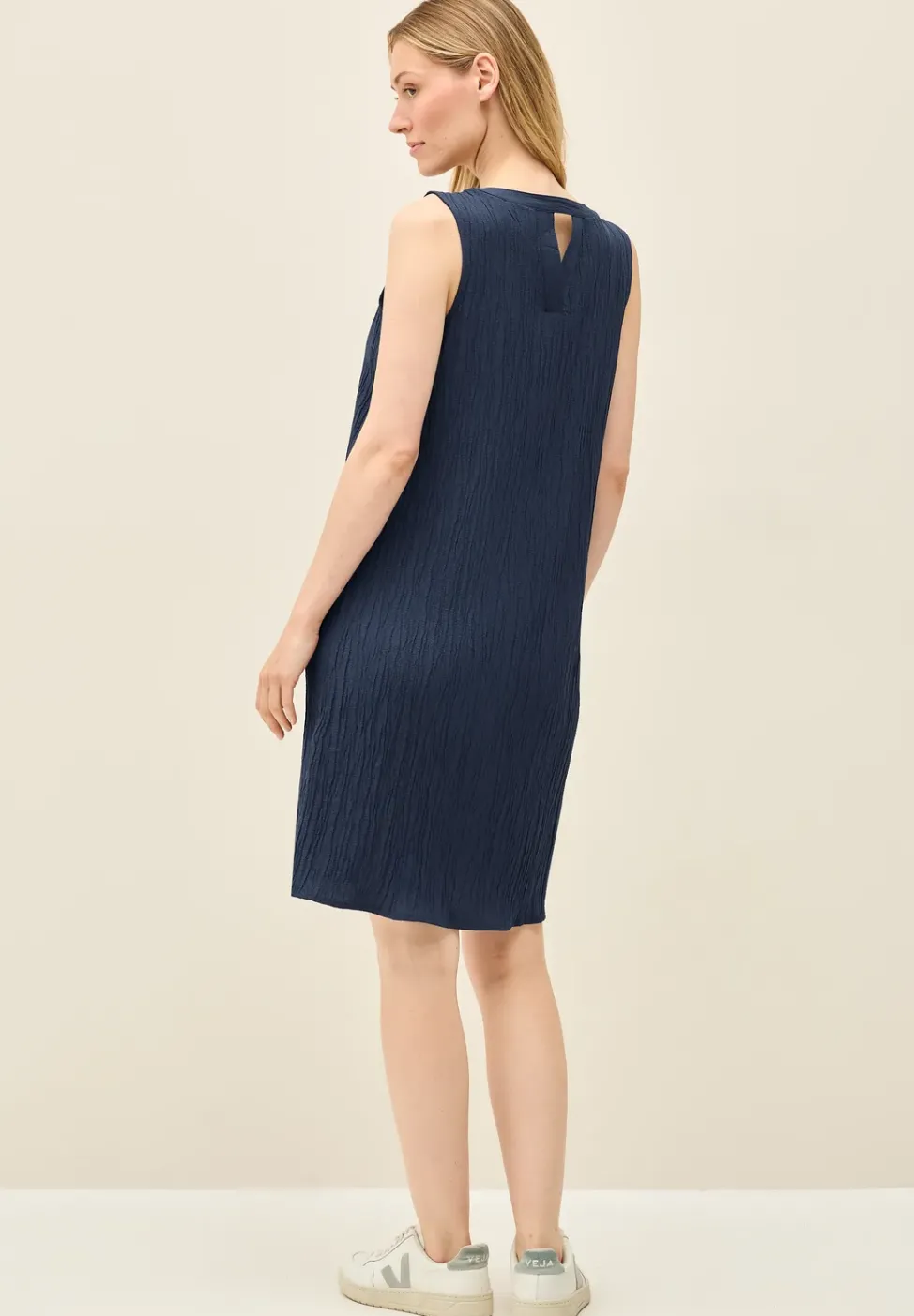 Ärmelloses Kleid