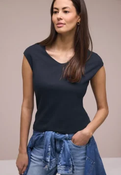 Ärmelloses Shirt mit Diamantausschnitt