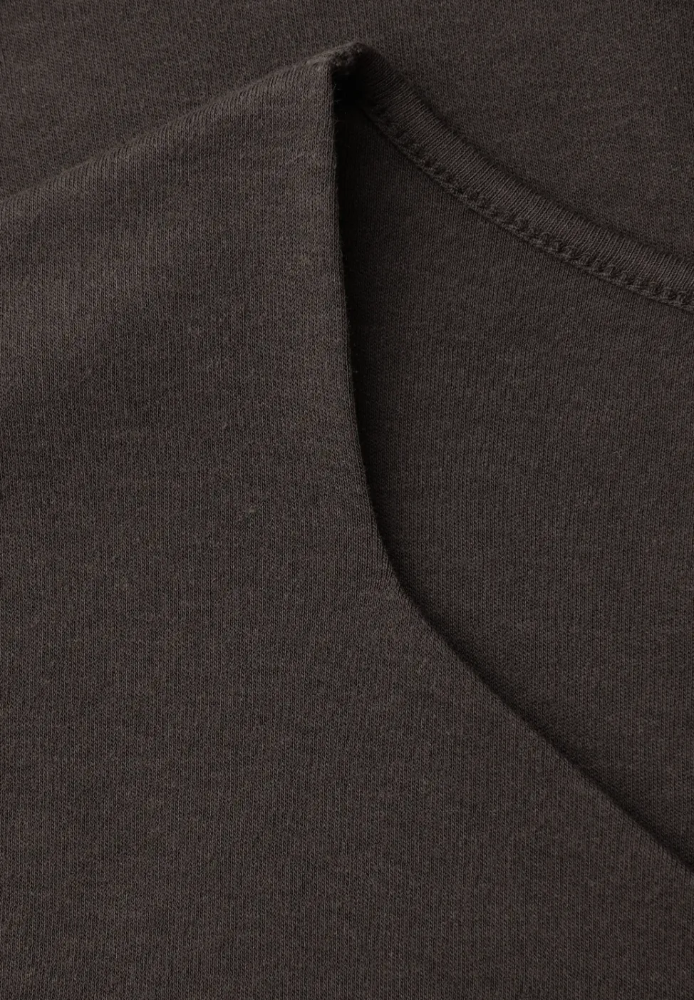 Ärmelloses Shirt mit Diamantausschnitt