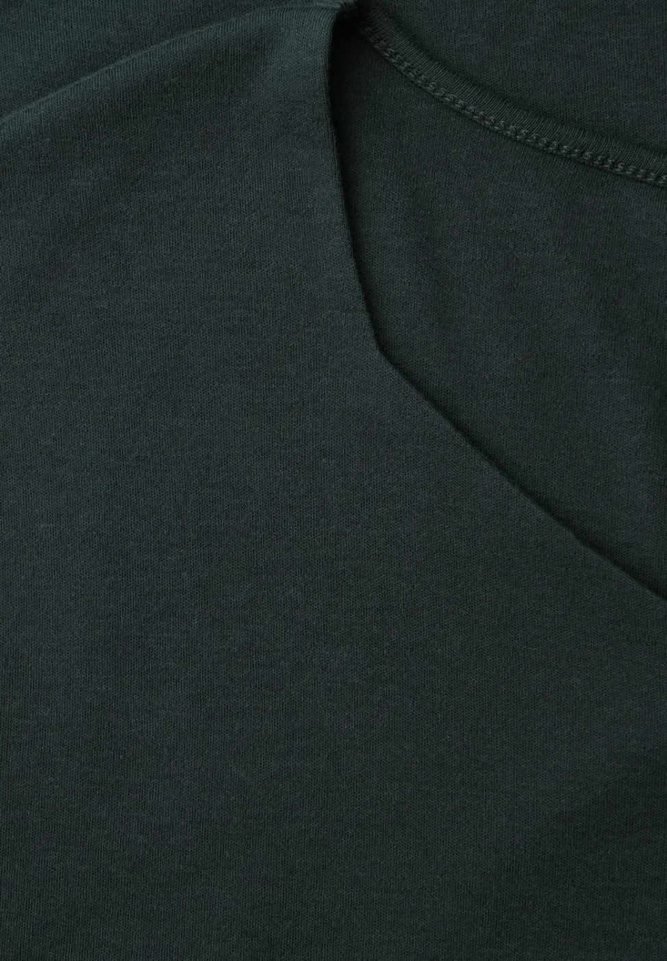 Ärmelloses Shirt mit Diamantausschnitt
