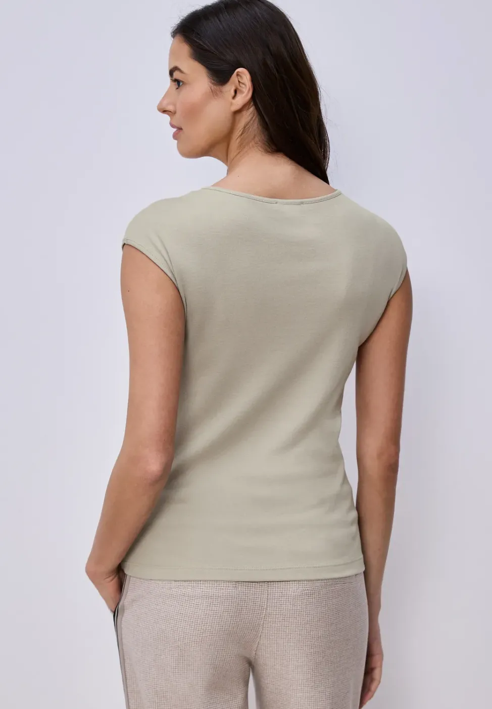 Ärmelloses Shirt mit Diamantausschnitt