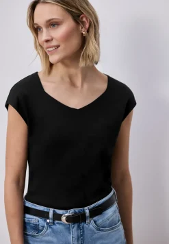 Ärmelloses Shirt mit Diamantausschnitt