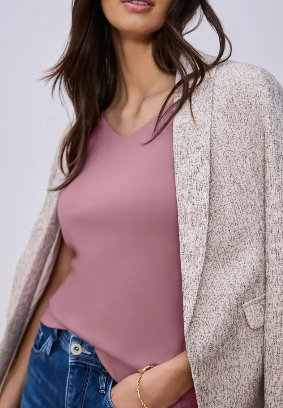 Ärmelloses Shirt mit Diamantausschnitt