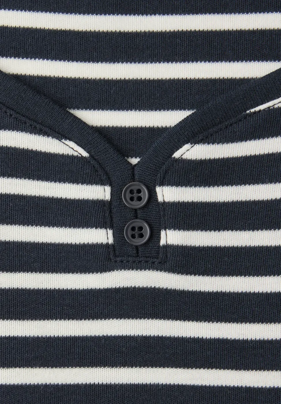 Ärmelloses Shirt mit Knopfdetail