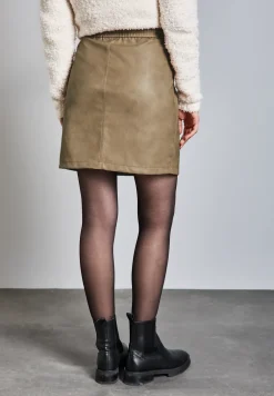 Rock im Leder-Look