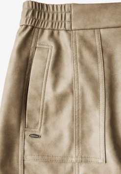 Rock im Leder-Look