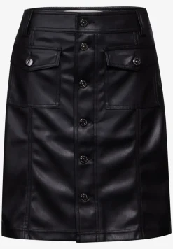 Rock in Leder-Optik