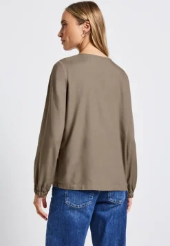Rundhalsbluse mit Cut-Out