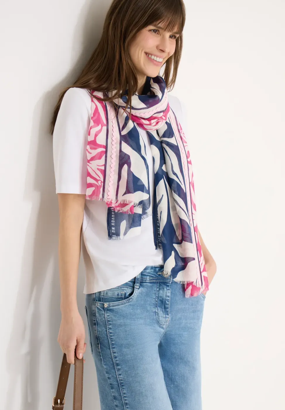 Schal mit Print und Tapedetail