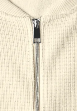 Schimmernde Strukturjacke