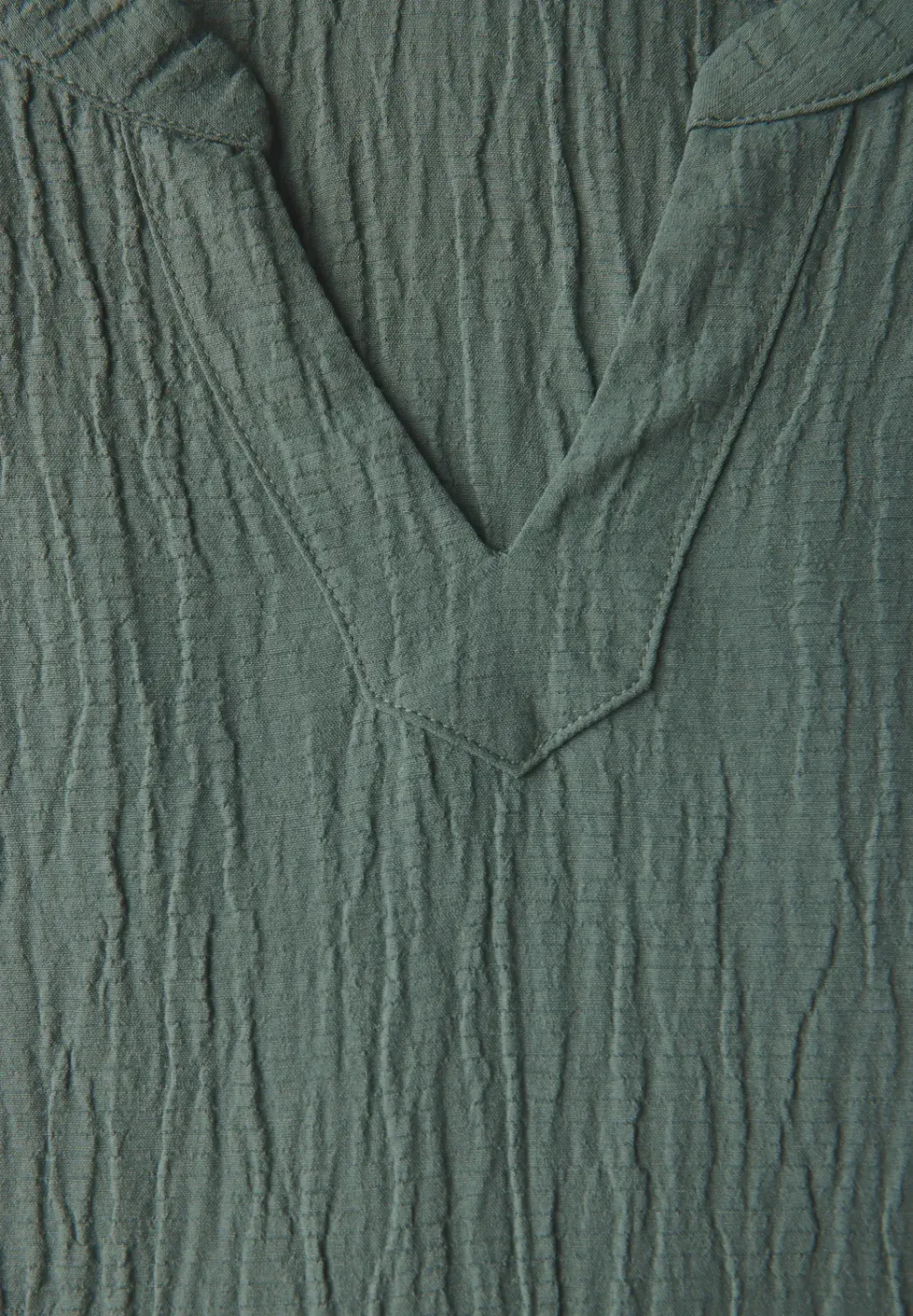 Seersucker-Kleid mit Volants