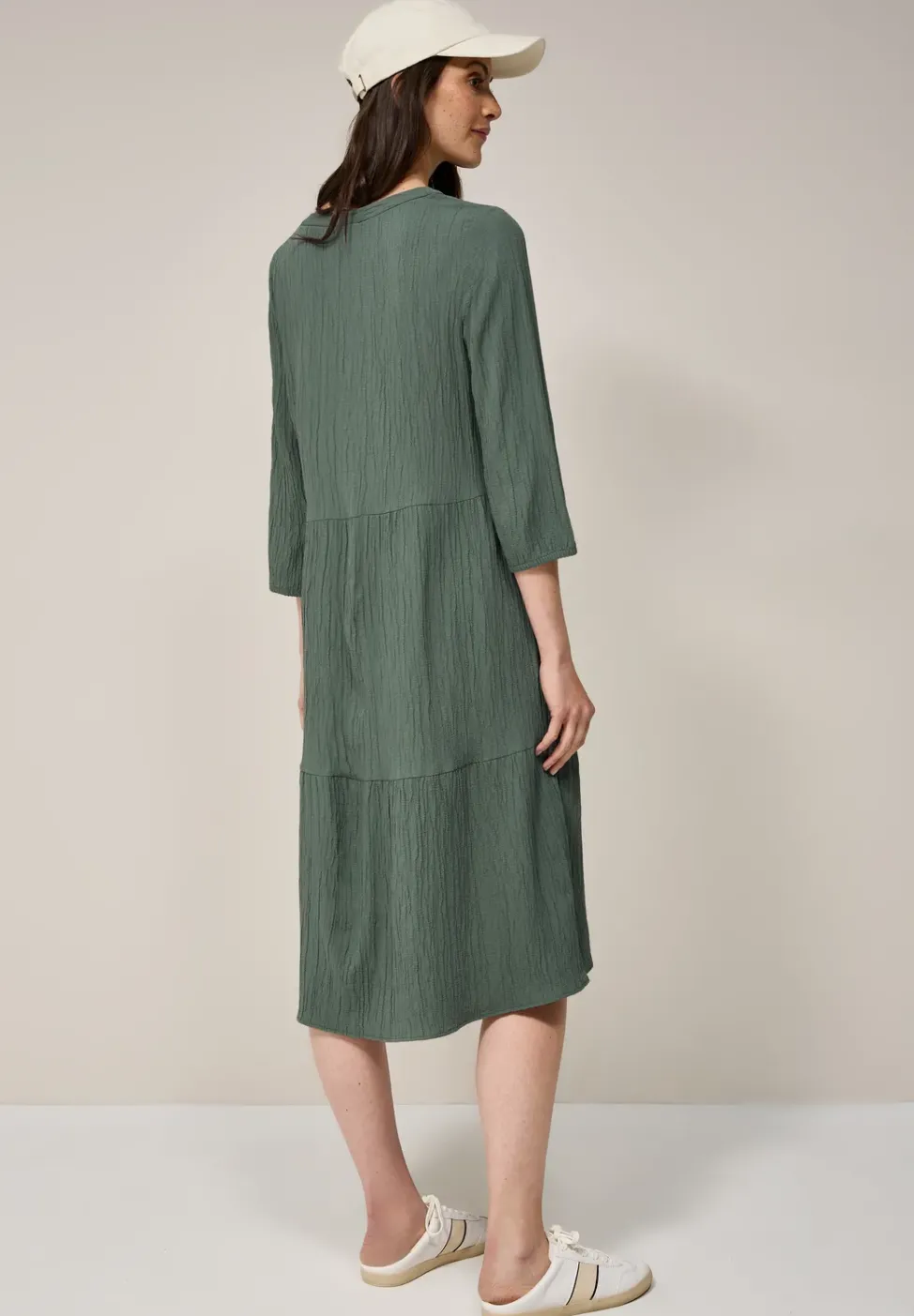 Seersucker-Kleid mit Volants