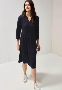 Seersucker-Kleid mit Volants