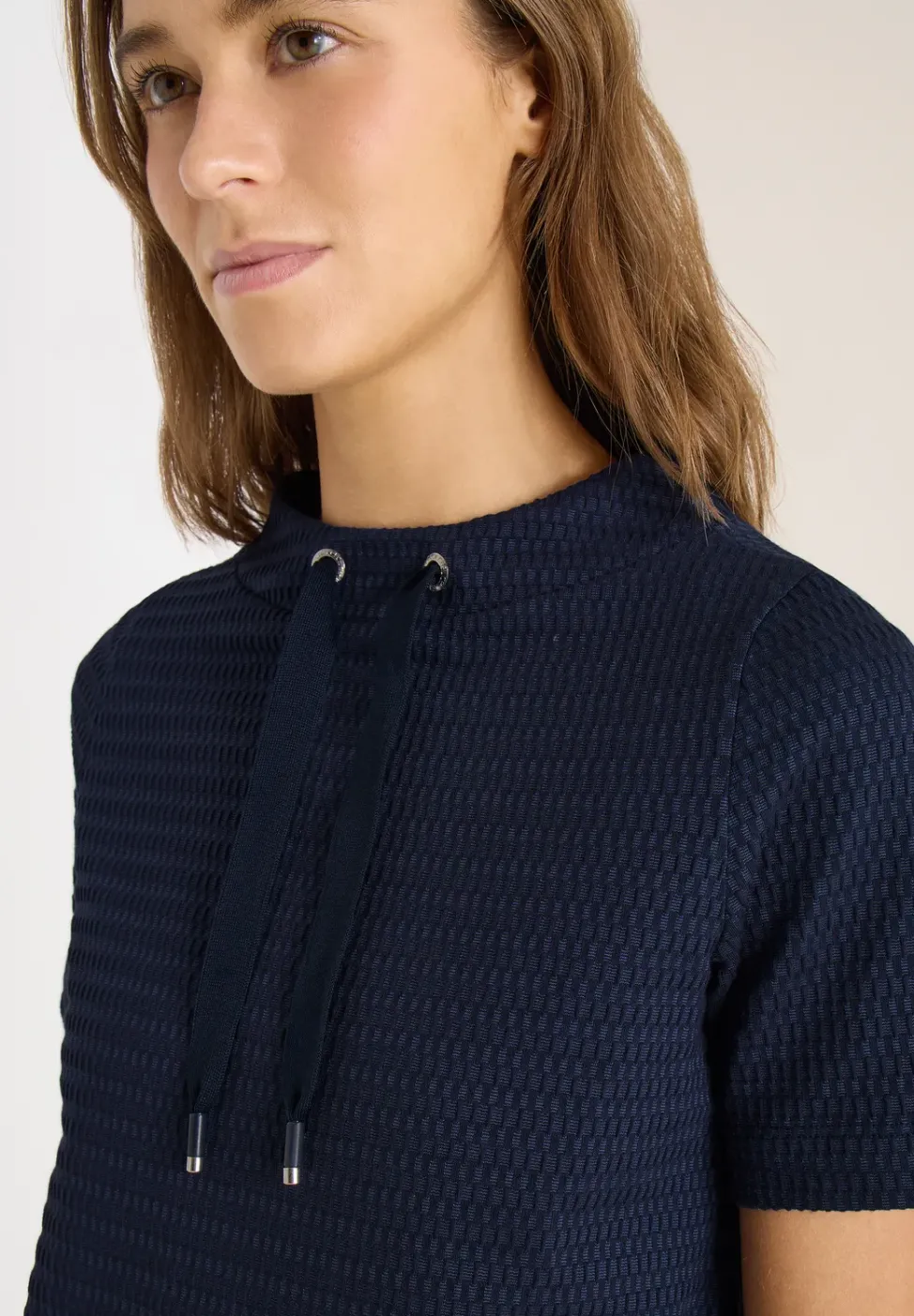 Shirt mit Funnel Neck im Two-Tone-Look