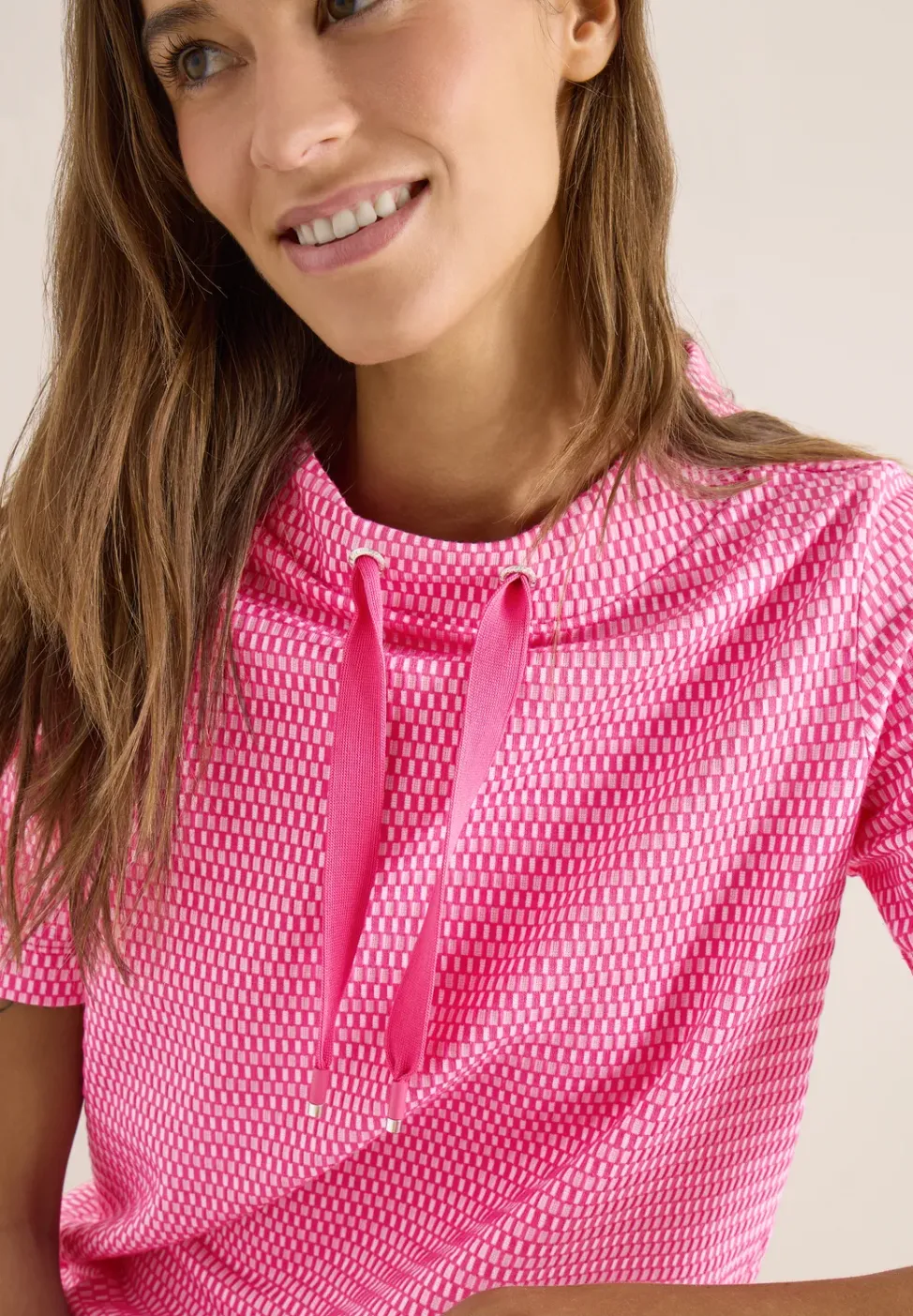 Shirt mit Funnel Neck im Two-Tone-Look