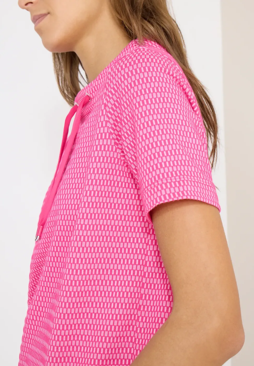 Shirt mit Funnel Neck im Two-Tone-Look