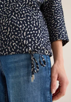 Shirt mit Minimal Print