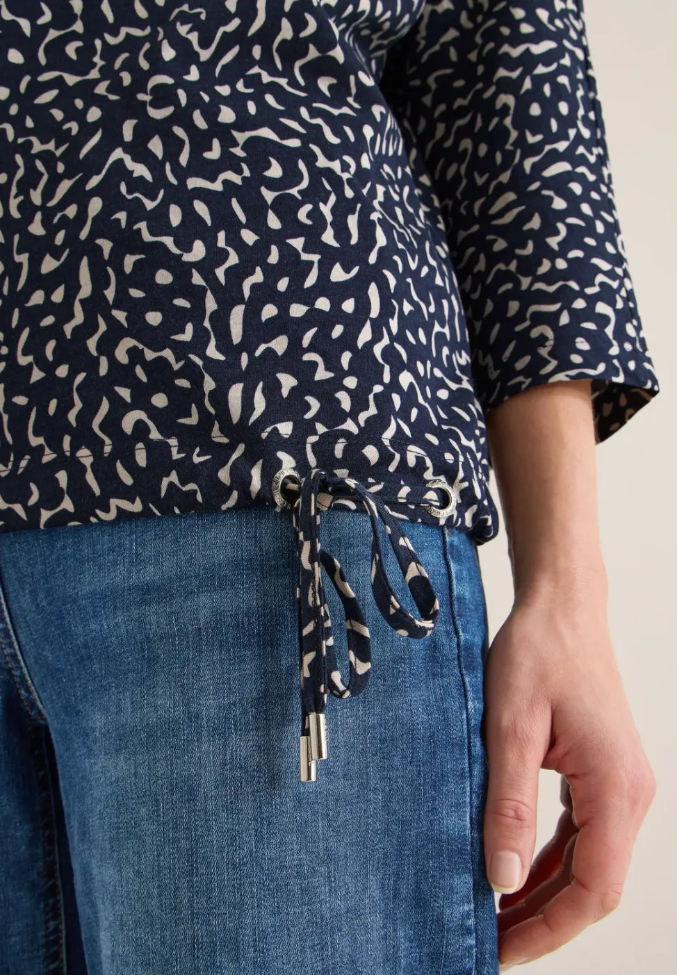 Shirt mit Minimal Print
